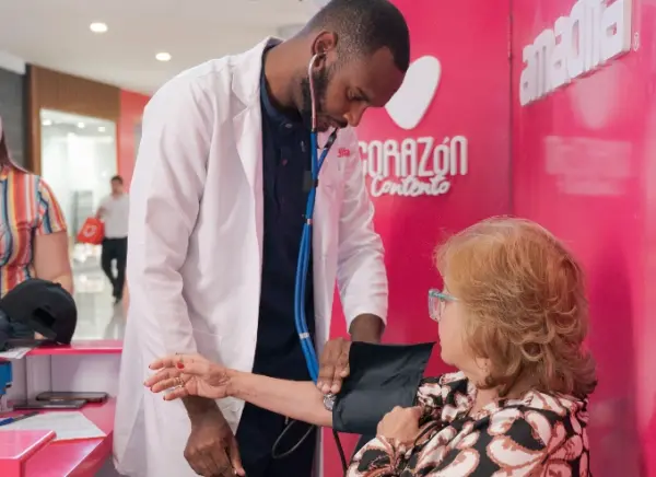 Cientos de ciudadanos se realizaron  chequeos en la campaña.
