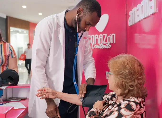 Cientos de ciudadanos se realizaron  chequeos en la campaña.