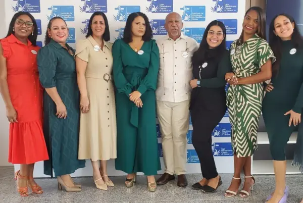 Yosaira Moreta, Yomary Nuñez, Silvia de Peña, Breilín Hernández, Julio Ferreras, Elena Herrand, Ruth Castillo, Marielis Polanco y Anyelina Arias.
