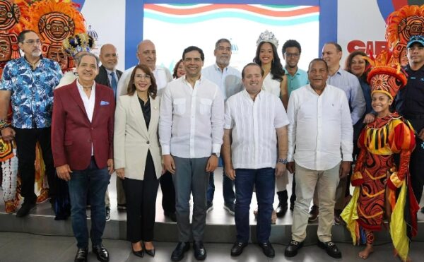 José Ignacio Paliza y Roberto Ángel Salcedo encabezan la rueda de prensa.