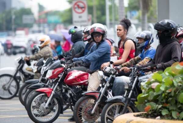 Un informe reveló que el 83 % de los motoristas   tiene un nivel de escolaridad básico.