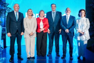 José Vicente Ruíz,  Luisa González de Bogaert,   Alba María Ropero Álvarez,   Víctor Atallah,  Víctor Pou  y  Emma Guzmán.