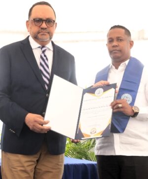 El ministro de Justicia fue reconocido en el acto.