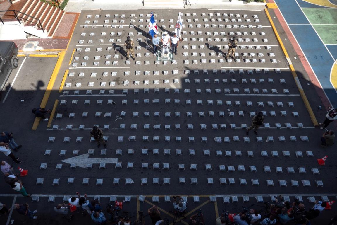 Gobierno desmantela 152 estructuras del narcotráfico en 2025; Abinader destaca reconocimientos a la DNCD