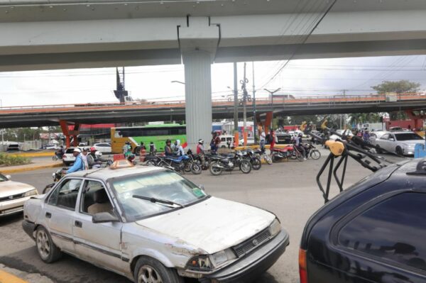 Choferes registran pérdidas tras puesta en funcionamiento del metro de Los Alcarrizos
