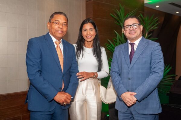 Ramón Alvarez, Emely Alvarez y Graymer Méndez. Cortesía de @kendryfotos