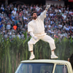 Bad Bunny en durante su espectáculo en el Super Bowl