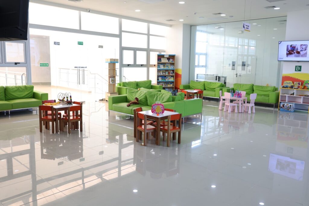 Espacio para jugar y que el impacto emocional sea menor. Alexis Monegro.