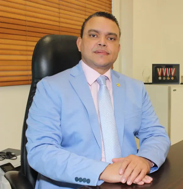 Julio Landrón, director del Servicio Nacional de Salud.