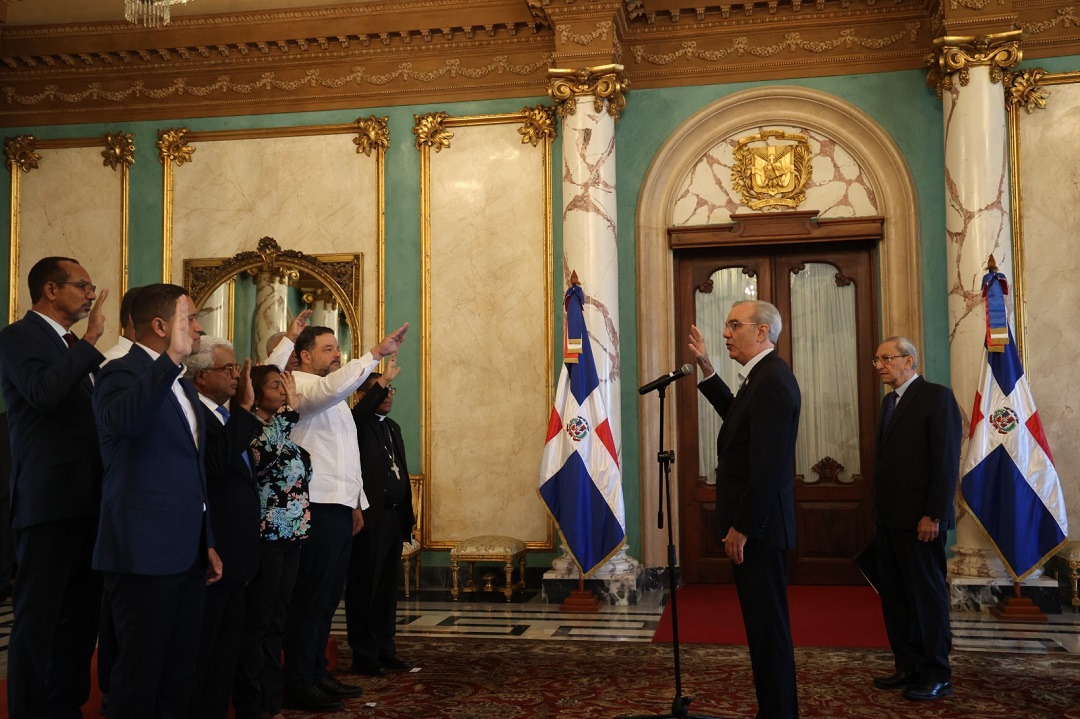 Abinader juramenta Comité Gestor para poner en marcha el Jardín Botánico de San Juan