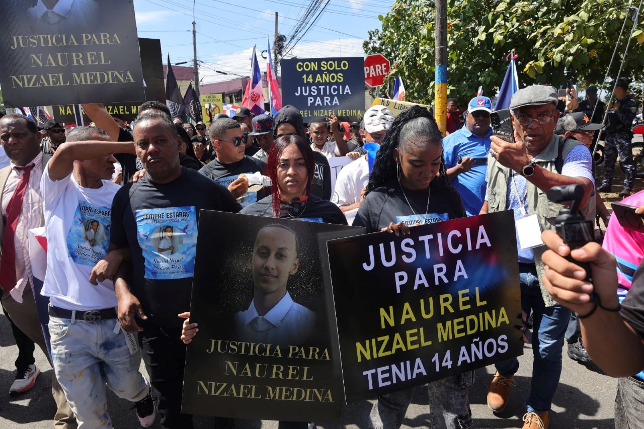 Cientos de personas se movilizan en reclamo de justicia por muerte de ...
