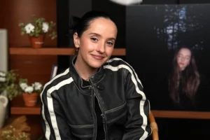 La actriz y cantante venezolana Evaluna Montaner posa durante una entrevista para EFE este jueves en Miami, Florida (EE.UU.).