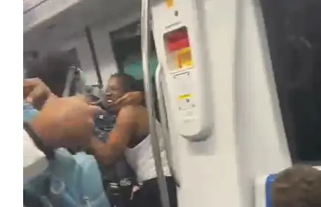Trifulca en el Metro provoca desalojo de un vagón