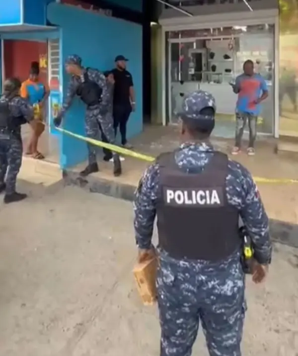 Policía-joyeria-establecimiento-San Pedro033
