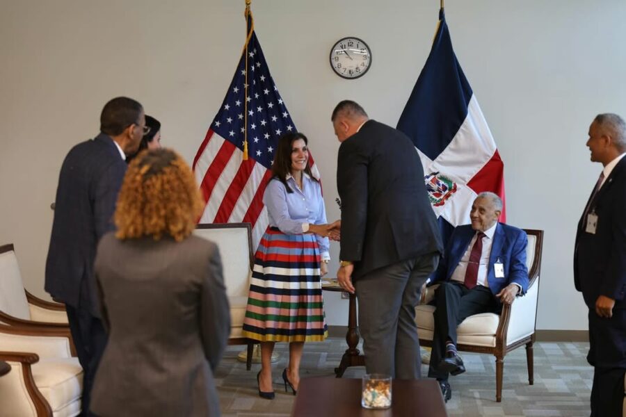 Embajadora de EE.UU. subraya importancia del liderazgo religioso en sociedad dominicana