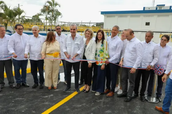 Abinader inaugura planta de tratamiento en Santiago