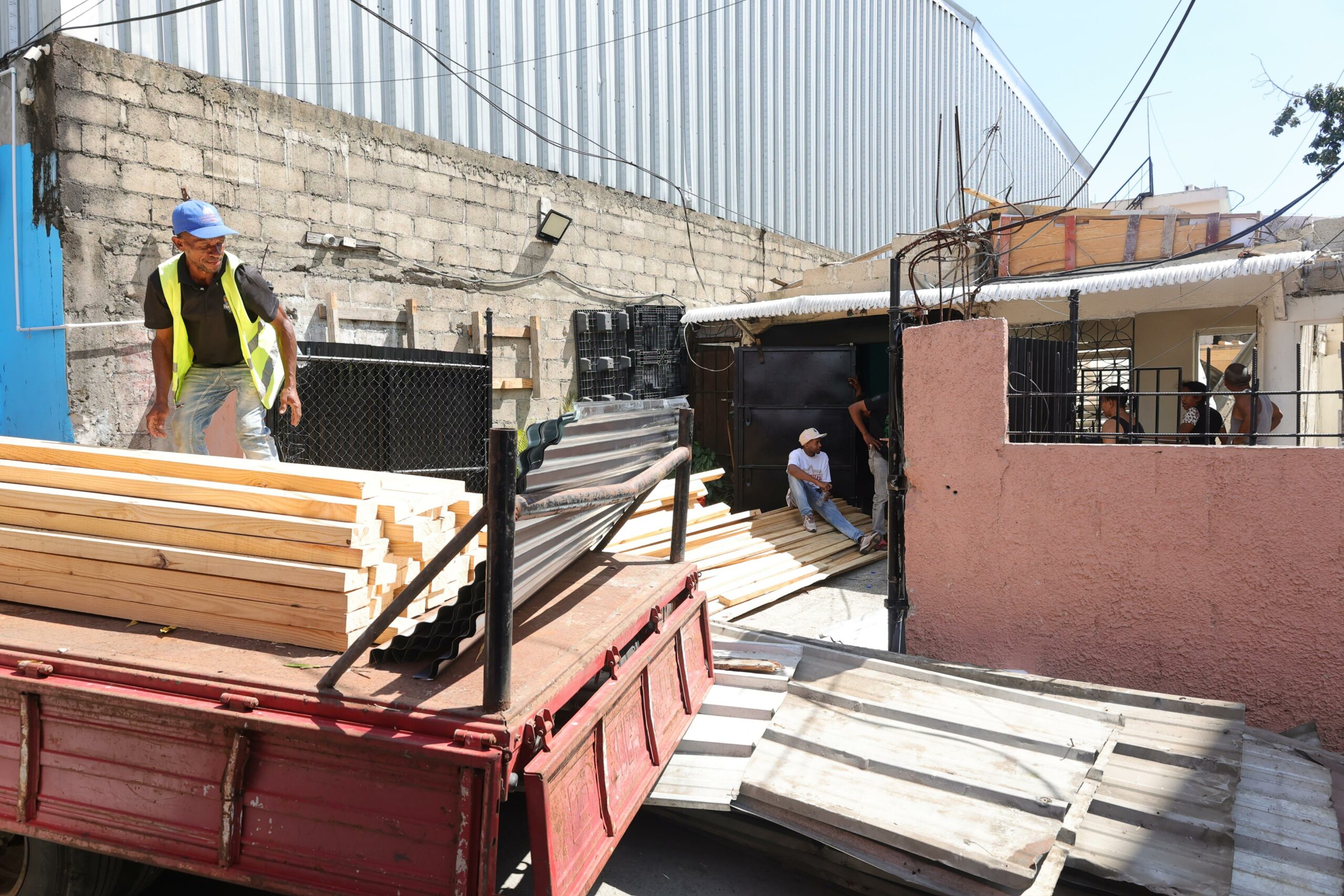 Remodelan unas 40 viviendas del entorno de la Línea 2-C del Metro de Santo Domingo