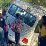 Aparatoso accidente deja al menos nueve estudiantes heridos en la carretera Santo Domingo–Yamasá