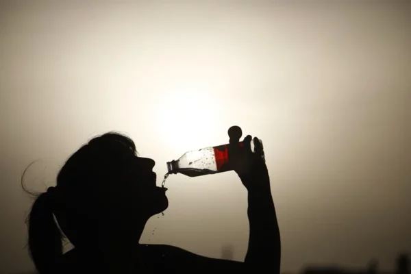 Consumo prohibirá las bebidas energéticas a menores de 16 años.