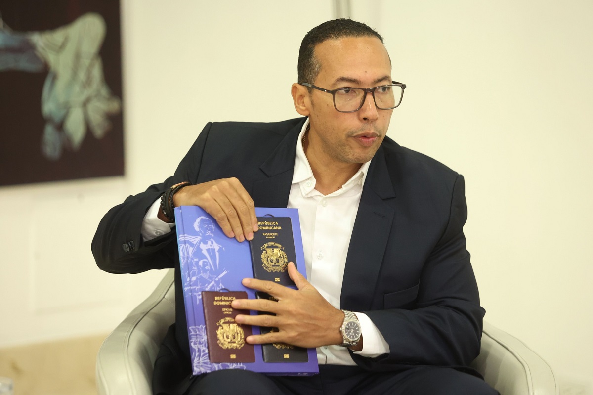 Pasaporte electrónico abre la puerta a un futuro sin visa Schengen para RD