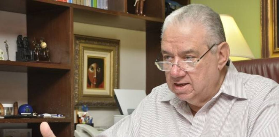 Doctor Bernardo Defilló, pionero de la Medicina Interna y Cardiología en República Dominicana, deja un legado transformador en salud pública y educación médica.
