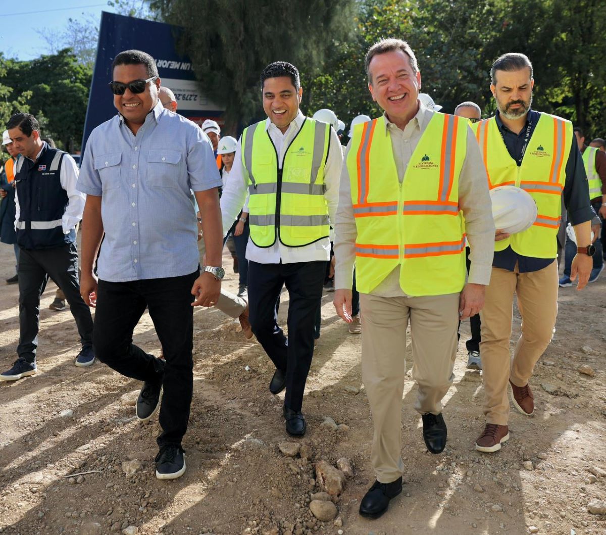 Ministros Kelvin Cruz e Ito Bisonó inspeccionan avances de obras para Centroamericanos