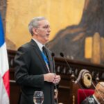Sociedades médicas lanzan "flores y huevos"   al discurso de Abinader