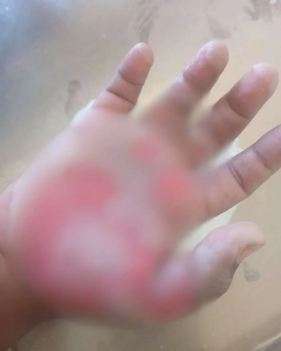 mano-900×1125