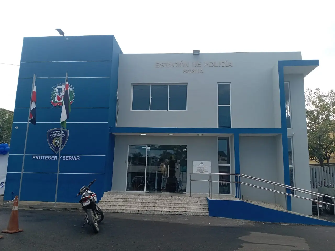 Arrestan a 2 mujeres en Sosúa por robar pertenencias a un turista; apresan también a sujeto declarado en rebeldía