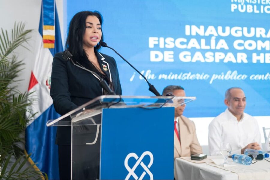 yeni berenice reinoso