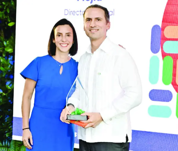 Laura Grullón y Carlos Grullón, ejecutivos del Grupo RAAS.