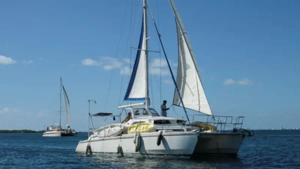 El convoy partió hacia Cuba con ayuda humanitaria.