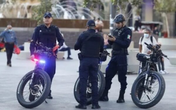 Las fuerzas de seguridad patrullan las carreteras del Estado.
