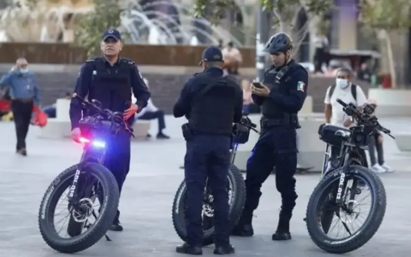 Las fuerzas de seguridad patrullan las carreteras del Estado.