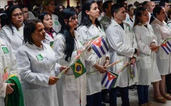 En Dominica solo quedan 65 médicos prestando servicios.