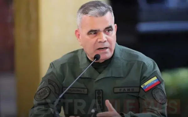 Salida de Padrino López una señal de una  estabilidad política.