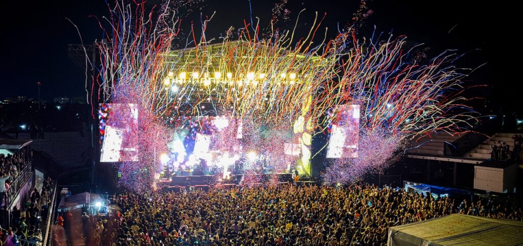 The Killers desata euforia con un show electrizante