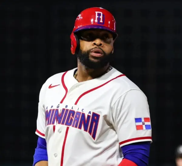Carlos Santana está emocionado por retornar al Clásico.