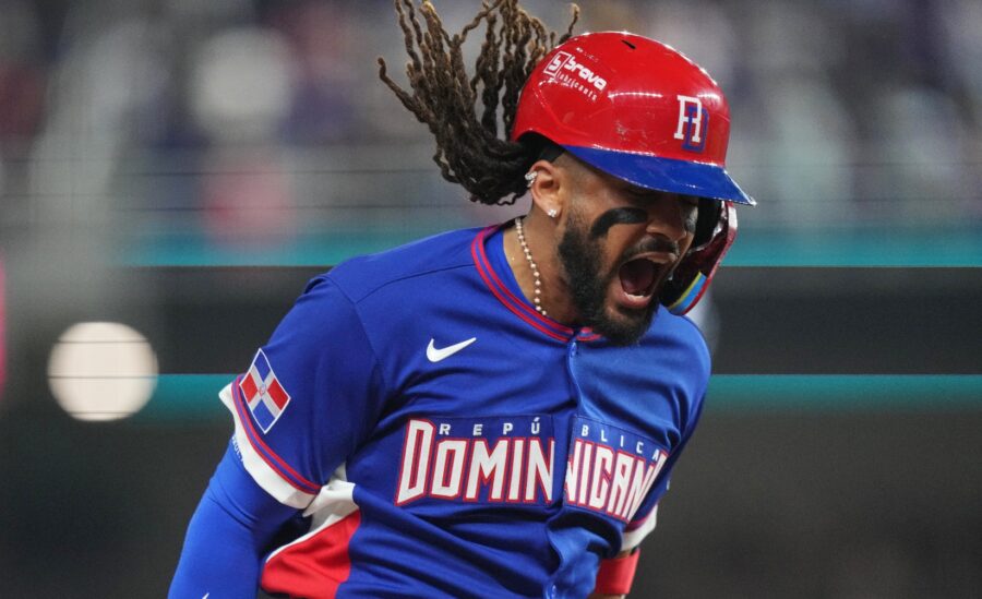 Fernando Tatis Jr conectó dos jonrones ayer en choque ante Venezuela.