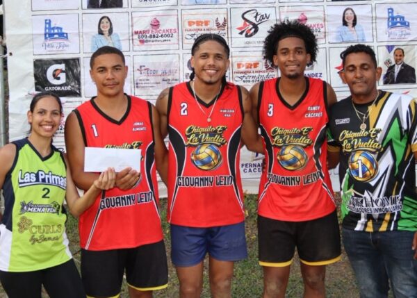 Pedro Reynoso, Diego García y Eduard Lantigua.  Externa