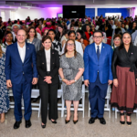 Ayuntamiento de Santiago distingue a 25 Mujeres Ejemplares en acto encabezado por la vicepresidenta Raquel Peña