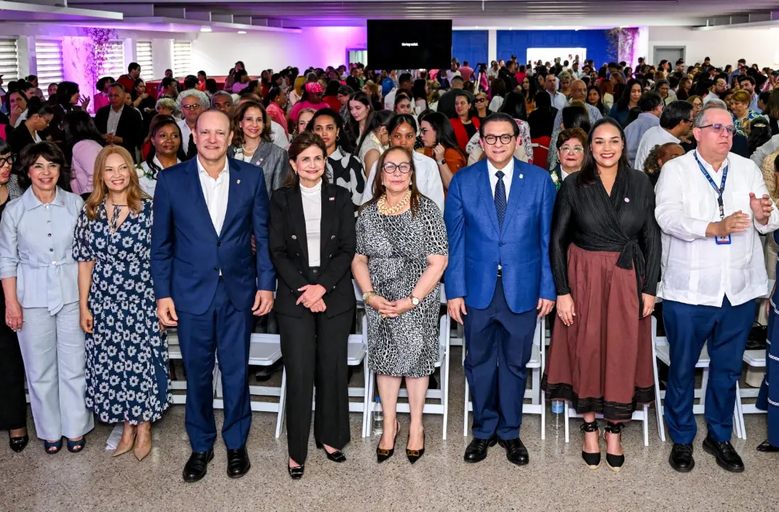 Ayuntamiento de Santiago distingue a 25 Mujeres Ejemplares en acto encabezado por la vicepresidenta Raquel Peña