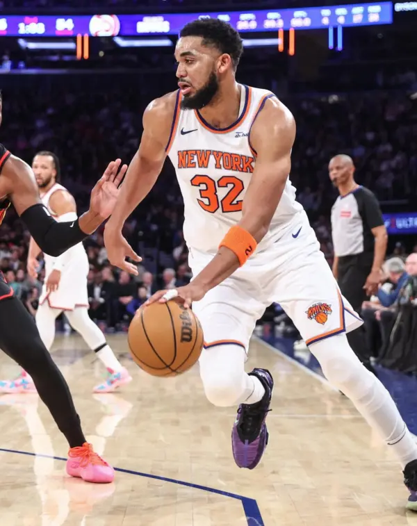 Karl-Anthony Towns  le ha costado descifrar planteamiientos ofensivos de los Knicks.  Ap