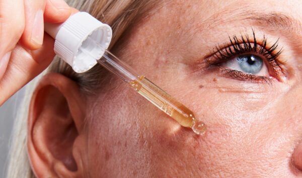 Especialistas coinciden  en que la cantidad diaria recomendada varía según la edad y el género.