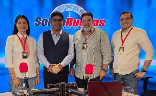 Ejecutivos de ambas empresas.