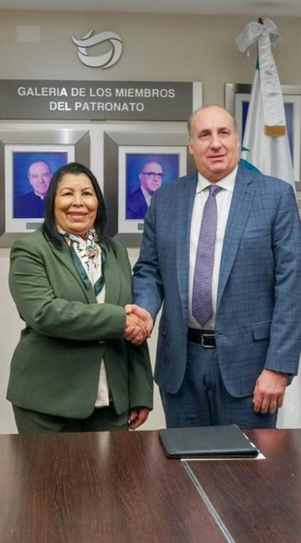 Milagros Ureña y Zanoni Selig.