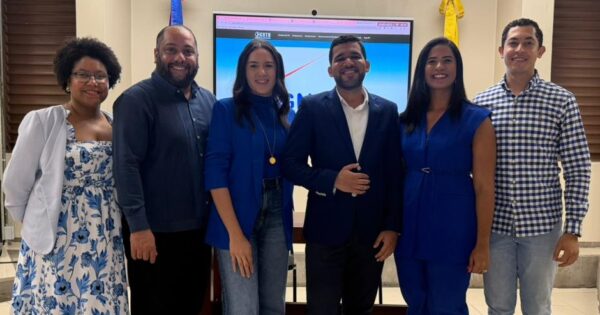 Coralis Orbe, Orlando Jerez, Yadimir Crespo, Joaquín Crespo, Alba Mercado y Leonardo Muñoz.