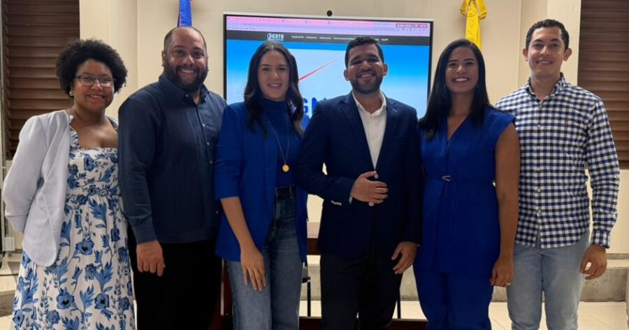 Coralis Orbe, Orlando Jerez, Yadimir Crespo, Joaquín Crespo, Alba Mercado y Leonardo Muñoz.