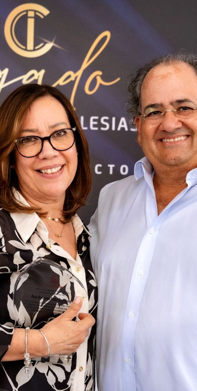 Ana Féliz Cordero, quien tiene 40 años en la organización y Miguel Feris Chalas.