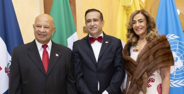 Rafael Lantigua, embajador dominicano en Italia, junto a invitados especiales.